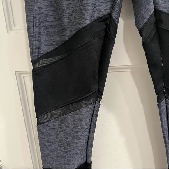 PINK Victoria’s Secret Ultimate mesh colorblock leggings - Picture 7 of 11